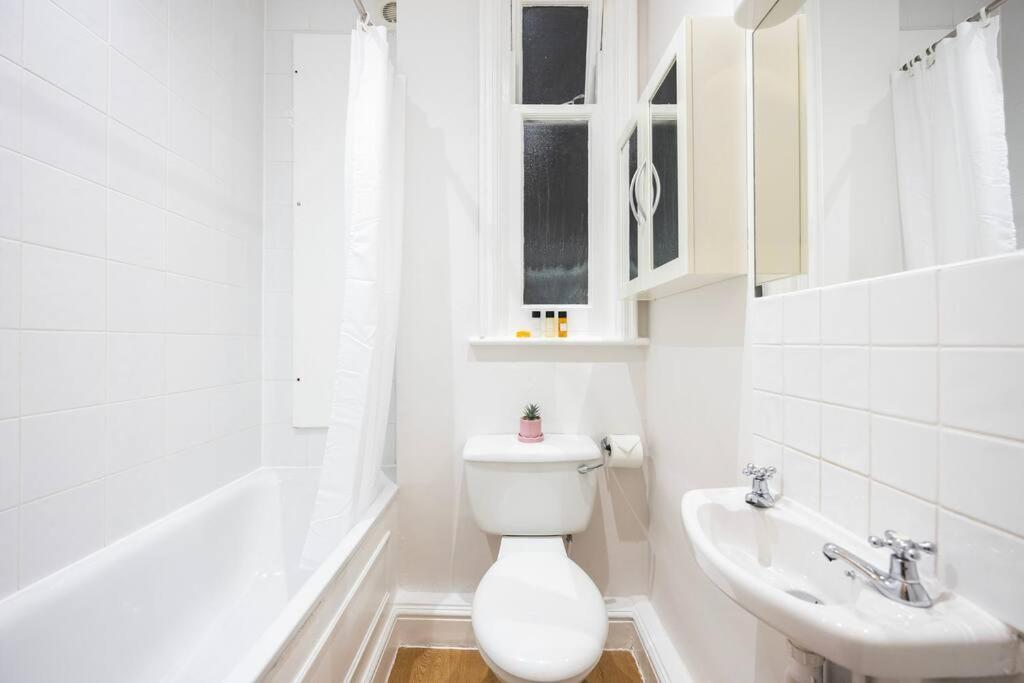 Stylish Studio In Leicester Square لندن المظهر الخارجي الصورة