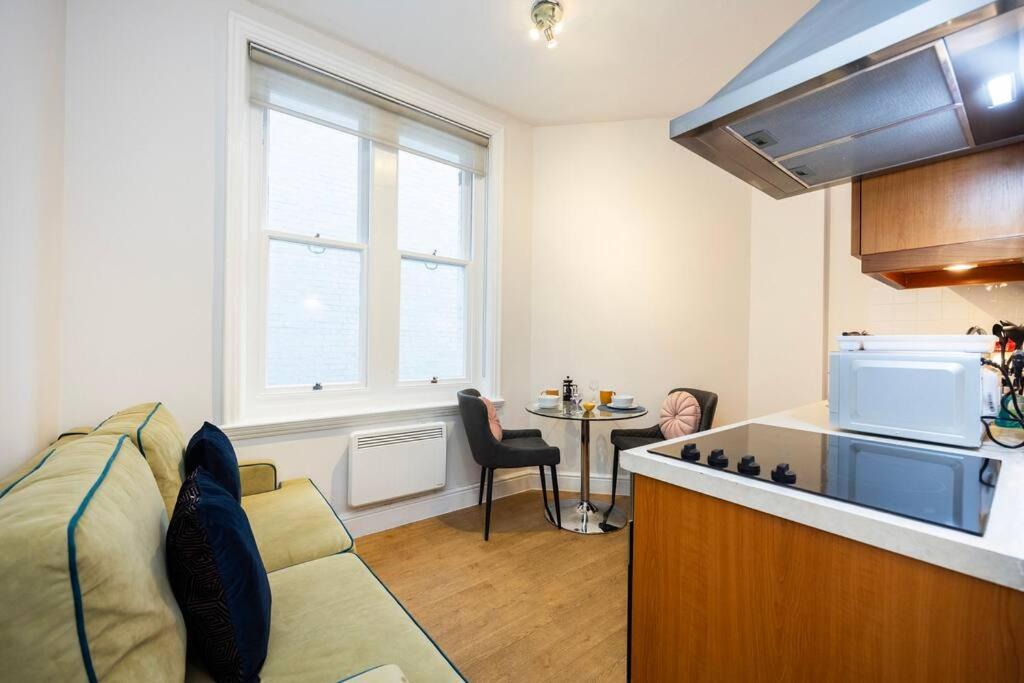 Stylish Studio In Leicester Square لندن المظهر الخارجي الصورة