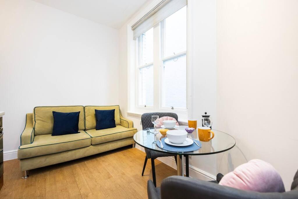 Stylish Studio In Leicester Square لندن المظهر الخارجي الصورة